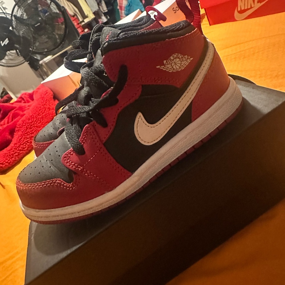 Air Jordan 1 retro mid toddler